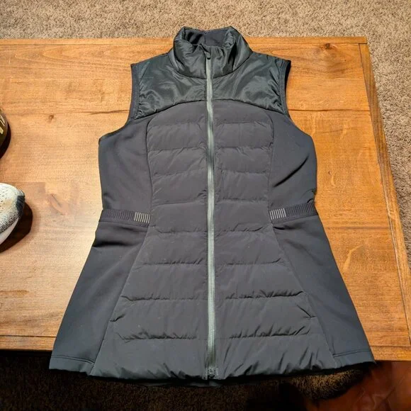 Lululemon Down for it All Black Vest size 4 - Picture 2 of 4